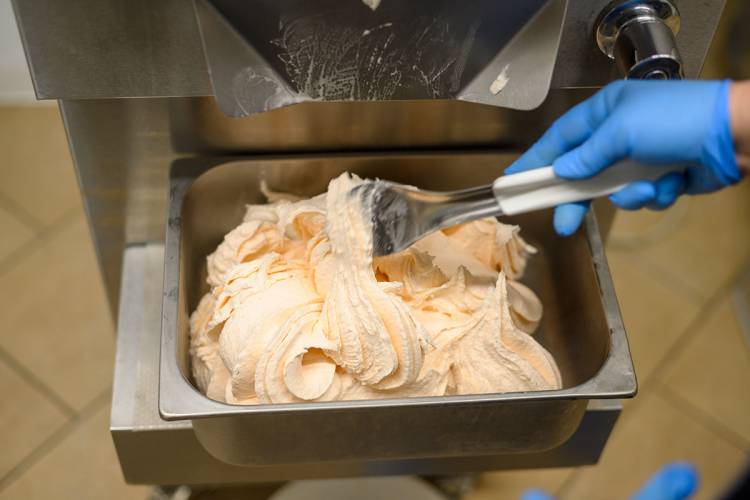 Mantecazione del gelato: cos’è, come funziona e quale mantecatore scegliere