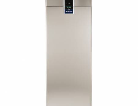 Scopri il freezer Electrolux 727314 da  670lt, acciaio AISI 304, gas R290. Vendita, installazione e assistenza tecnica professionale certificata.